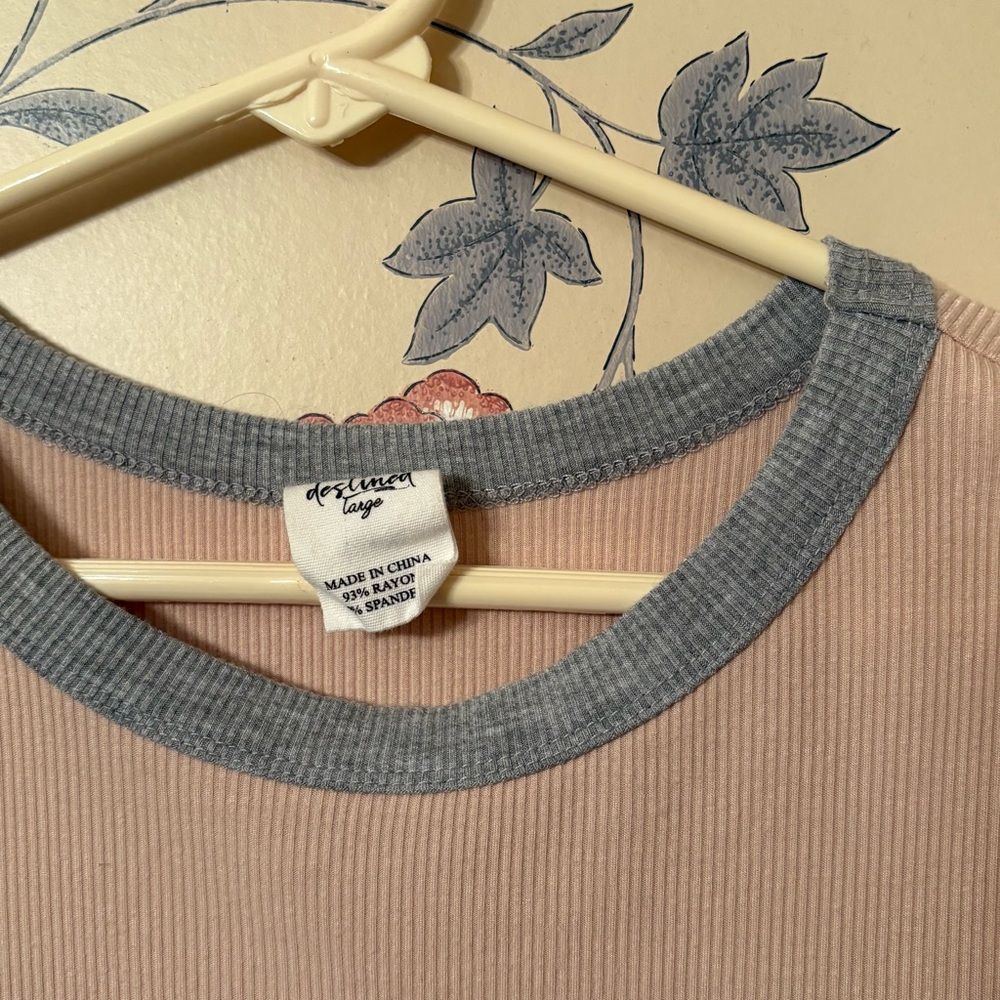 PinkRibbed Crop Top - Picture 3 of 3